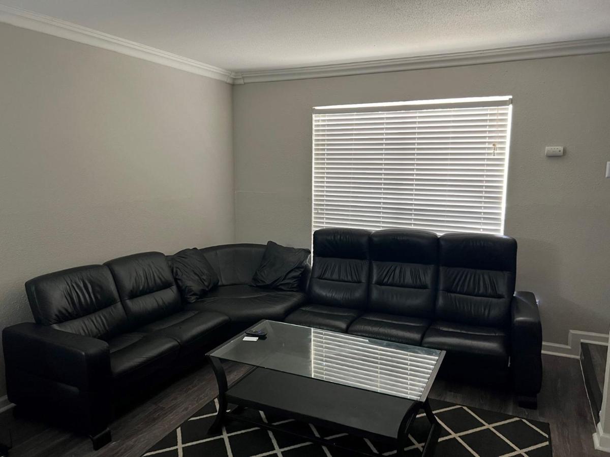 Beautiful 1-Bedroom Townhome With Nice Amenities Houston Esterno foto