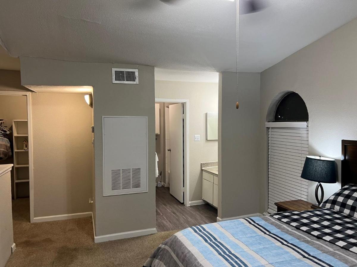 Beautiful 1-Bedroom Townhome With Nice Amenities Houston Esterno foto
